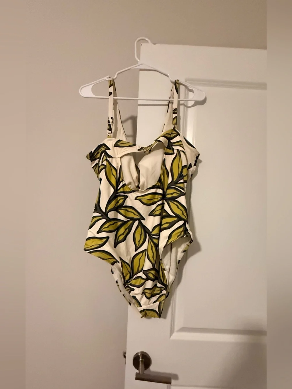 Time and Tru White Women's Swimwear Top
